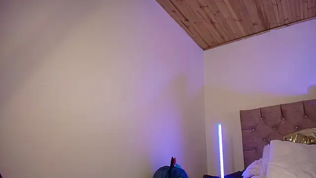 Snapshot of miaa_saenz1 chatting on 10-11-25, 03:28 miaa saenz1 online show from 10-11-25, 03:28