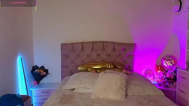 Snapshot of miaa_saenz1 chatting on 10-25-25, 05:04 miaa saenz1 online show from 10-25-25, 05:04