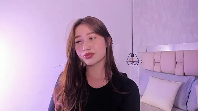 Snapshot of Roxie-Summers11 chatting on 01-14-25, 07:43 Roxie-Summers11 online show from 01-14-25, 07:43