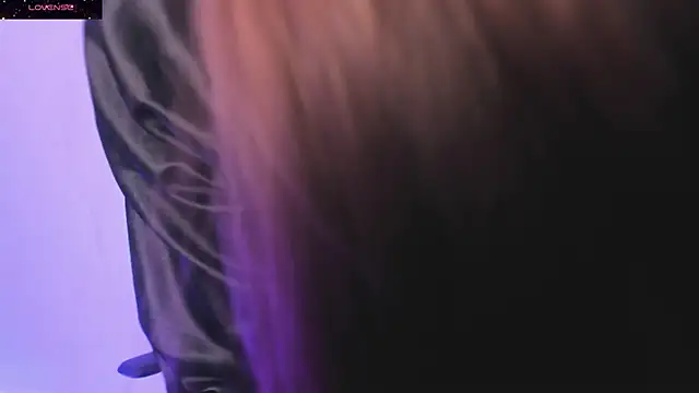 Snapshot of Roxie-Summers11 chatting on 02-08-25, 10:51 Roxie-Summers11 online show from 02-08-25, 10:51