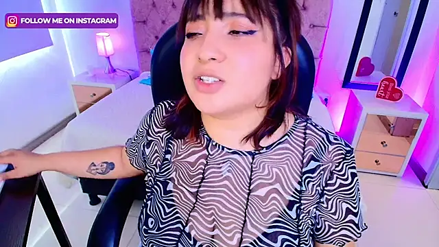 Snapshot of Emma_monserrat chatting on 11-07-25, 07:47 Emma monserrat online show from 11-07-25, 07:47