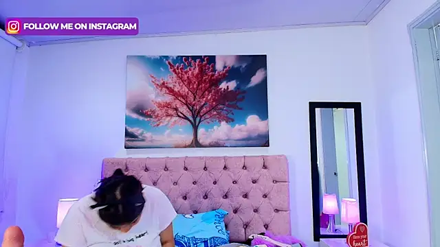 Snapshot of Emma_monserrat chatting on 11-22-25, 08:35 Emma monserrat online show from 11-22-25, 08:35