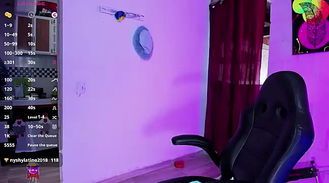 Snapshot of Sharon_hils chatting on 12-06-24, 07:34 Sharon hils online show from 12-06-24, 07:34