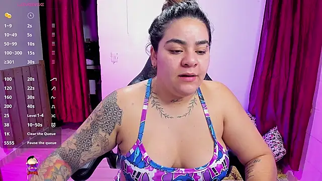 Snapshot of Sharon_hils chatting on 12-28-24, 11:59 Sharon hils online show from 12-28-24, 11:59