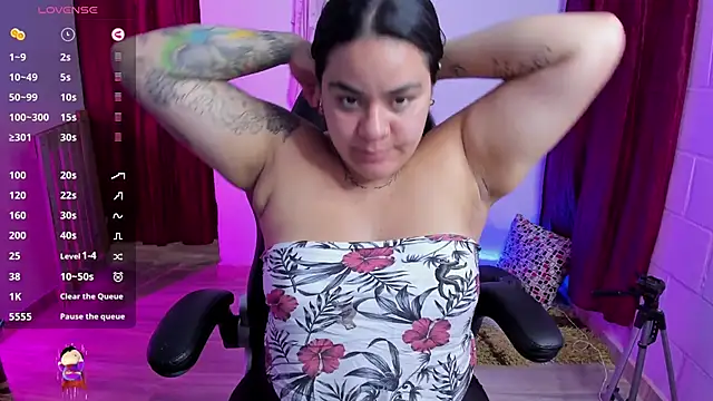 Snapshot of Sharon_hils chatting on 01-26-25, 07:41 Sharon hils online show from 01-26-25, 07:41