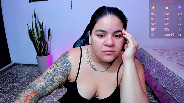 Snapshot of Sharon_hils chatting on 05-27-26, 03:09 Sharon hils online show from 05-27-26, 03:09