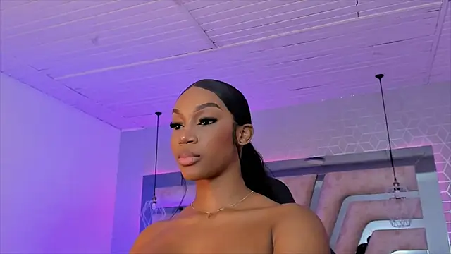 Snapshot of ChaynnaCooper chatting on 12-15-24, 12:07 ChaynnaCooper online show from 12-15-24, 12:07