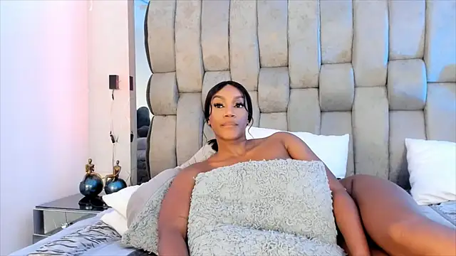 Snapshot of ChaynnaCooper chatting on 02-11-25, 06:11 ChaynnaCooper online show from 02-11-25, 06:11