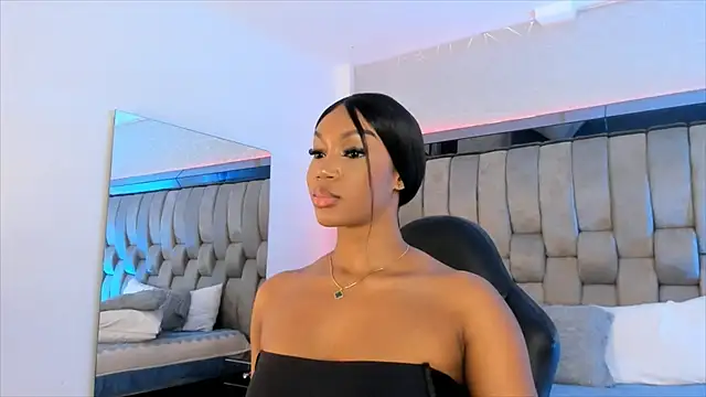 Snapshot of ChaynnaCooper chatting on 02-13-25, 06:05 ChaynnaCooper online show from 02-13-25, 06:05