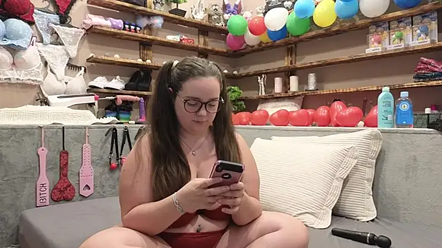 Snapshot of Kimberly-Caprice chatting on 03-13-25, 05:11 Kimberly-Caprice online show from 03-13-25, 05:11