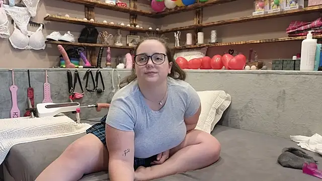 Snapshot of Kimberly-Caprice chatting on 03-14-25, 11:23 Kimberly-Caprice online show from 03-14-25, 11:23