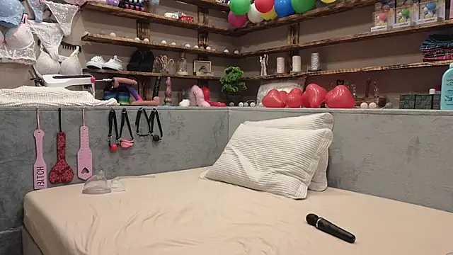 Snapshot of Kimberly-Caprice chatting on 03-16-25, 05:14 Kimberly-Caprice online show from 03-16-25, 05:14