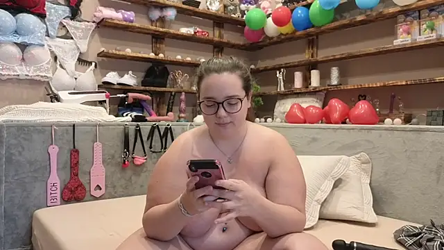 Snapshot of Kimberly-Caprice chatting on 03-17-25, 08:18 Kimberly-Caprice online show from 03-17-25, 08:18