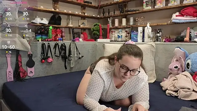 Snapshot of Kimberly-Caprice chatting on 10-19-25, 06:03 Kimberly-Caprice online show from 10-19-25, 06:03