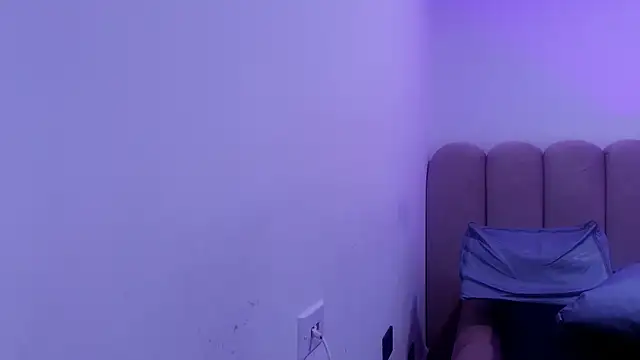 nicol f online show from 04-18-26, 03:10