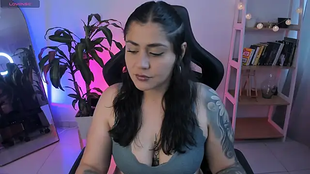 Snapshot of GretaX-X chatting on 01-14-26, 10:47 GretaX-X online show from 01-14-26, 10:47