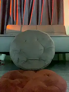 Snapshot of Ly_Coca24 chatting on 09-22-25, 12:07 Ly Coca24 online show from 09-22-25, 12:07