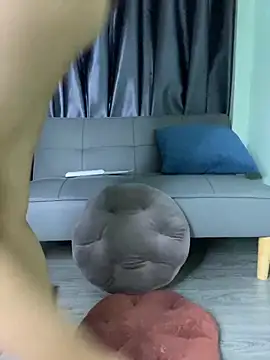 Snapshot of Ly_Coca24 chatting on 10-12-25, 02:16 Ly Coca24 online show from 10-12-25, 02:16