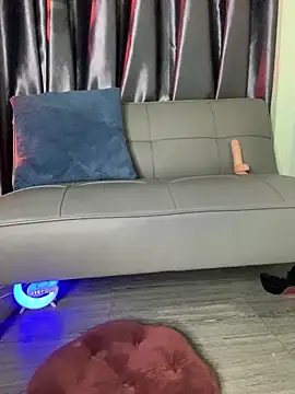 Snapshot of Ly_Coca24 chatting on 12-01-25, 04:01 Ly Coca24 online show from 12-01-25, 04:01