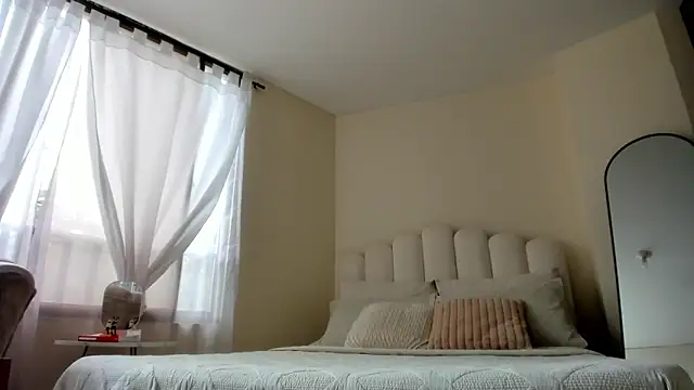 Snapshot of evely_coelloo chatting on 11-11-25, 05:46 evely coelloo online show from 11-11-25, 05:46