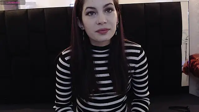  yuyi online show from 02-21-25, 11:33