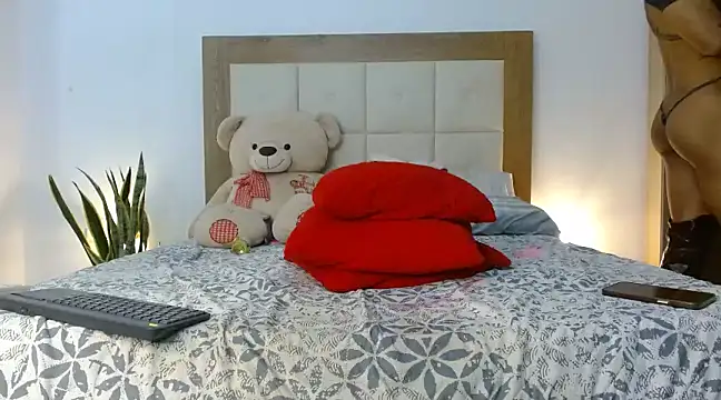 Snapshot of HELLEN_SWEET6 chatting on 02-15-25, 01:31 HELLEN SWEET6 online show from 02-15-25, 01:31