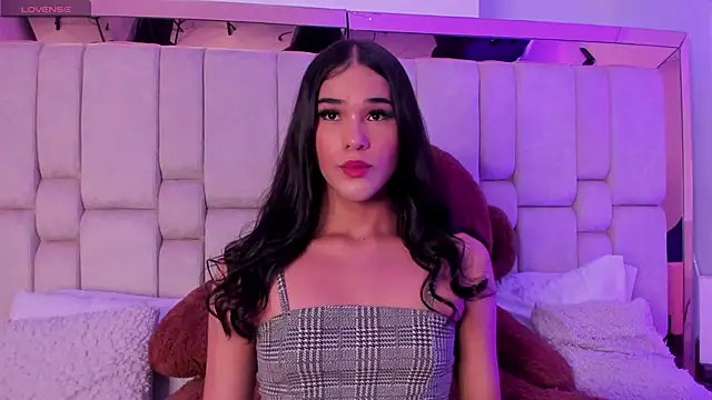 Isa Little Star online show from 02-14-25, 11:42