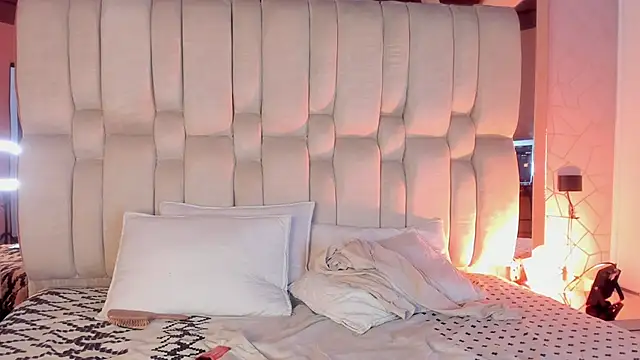 Isa Little Star online show from 04-04-26, 03:49