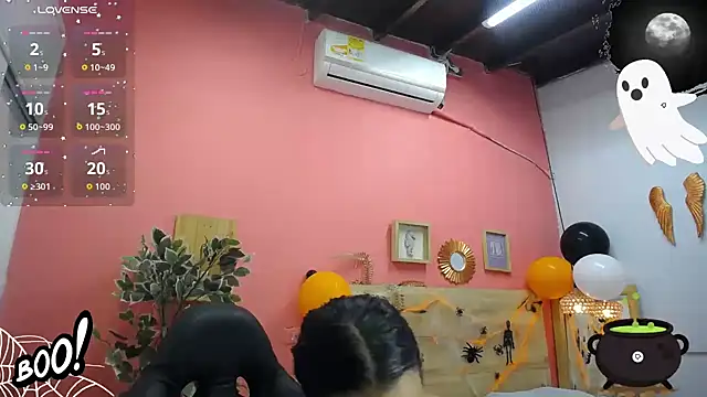 scarlet-foox online show from 10-26-25, 01:50