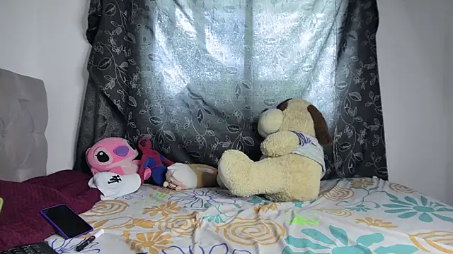 Snapshot of Michi_sexy chatting on 12-21-24, 05:29 Michi sexy online show from 12-21-24, 05:29