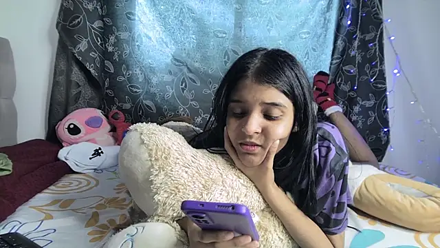 Snapshot of Michi_sexy chatting on 12-22-24, 05:42 Michi sexy online show from 12-22-24, 05:42