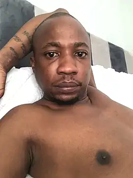 Snapshot of TheeRealShow chatting on 03-10-25, 08:26 TheeRealShow online show from 03-10-25, 08:26