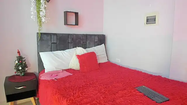 Snapshot of kitty_myers chatting on 12-02-25, 02:12 kitty myers online show from 12-02-25, 02:12