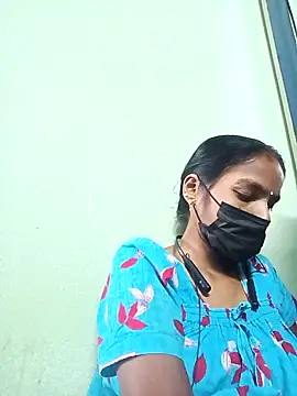 Snapshot of anusiya01 chatting on 02-18-25, 07:10 anusiya01 online show from 02-18-25, 07:10