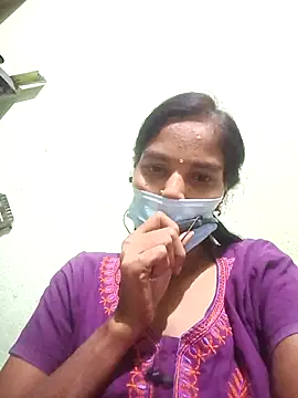 Snapshot of anusiya01 chatting on 11-17-25, 04:57 anusiya01 online show from 11-17-25, 04:57