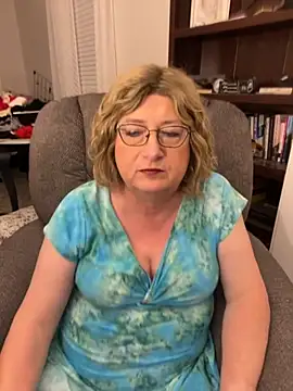 Snapshot of BookBabe27 chatting on 09-22-25, 04:14 BookBabe27 online show from 09-22-25, 04:14