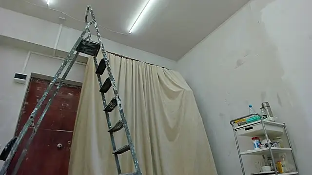 Snapshot of YourSuperModel chatting on 01-28-25, 10:12 YourSuperModel online show from 01-28-25, 10:12