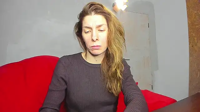 Snapshot of YourSuperModel chatting on 02-13-25, 01:37 YourSuperModel online show from 02-13-25, 01:37