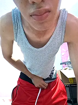 Snapshot of Brayan-_ chatting on 09-18-25, 02:13 Brayan- online show from 09-18-25, 02:13