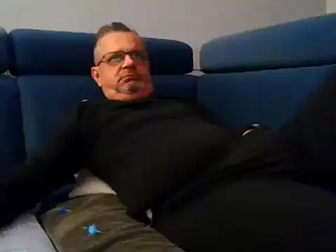 axecoman60 online show from 02-20-25, 07:19