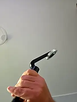 axecoman60 online show from 12-16-25, 09:25