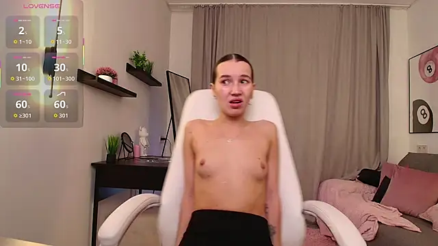 Bellla Haddid online show from 11-19-25, 01:49