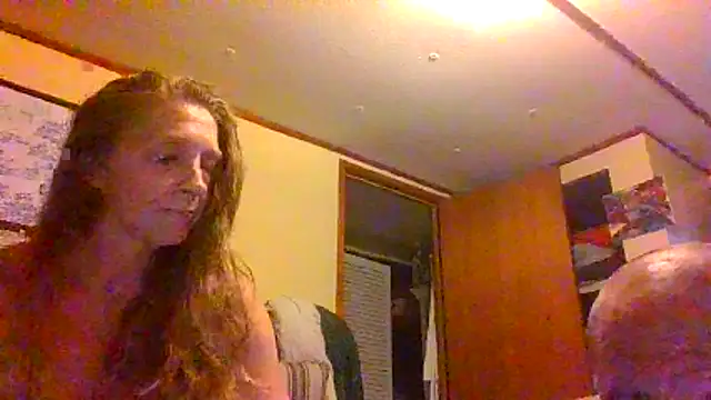 Snapshot of raybo715 chatting on 05-25-26, 04:07 raybo715 online show from 05-25-26, 04:07