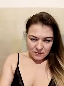 LunikaLunaX online show from 02-11-25, 06:22