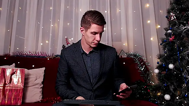 Snapshot of Chris_Brien chatting on 12-25-24, 02:46 Chris Brien online show from 12-25-24, 02:46