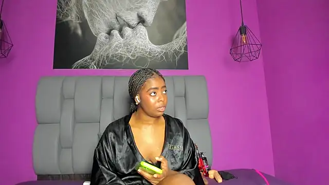 Snapshot of carlota_swan chatting on 10-10-25, 05:45 carlota swan online show from 10-10-25, 05:45