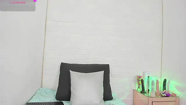 nathally roses online show from 02-13-25, 08:34