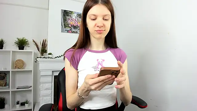 Snapshot of Baby_Evalena chatting on 12-05-24, 04:53 Baby Evalena online show from 12-05-24, 04:53