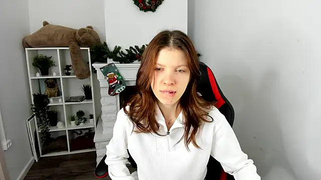 Snapshot of Baby_Evalena chatting on 12-20-24, 04:42 Baby Evalena online show from 12-20-24, 04:42