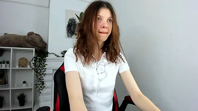 Snapshot of Baby_Evalena chatting on 01-28-25, 05:11 Baby Evalena online show from 01-28-25, 05:11